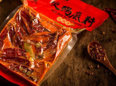 開火鍋店為什么要選擇重慶火鍋底料批發，優勢有哪些？