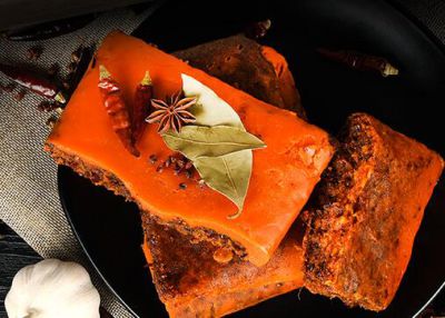 開火鍋店一定要選擇正規(guī)的重慶火鍋底料批發(fā)廠家！